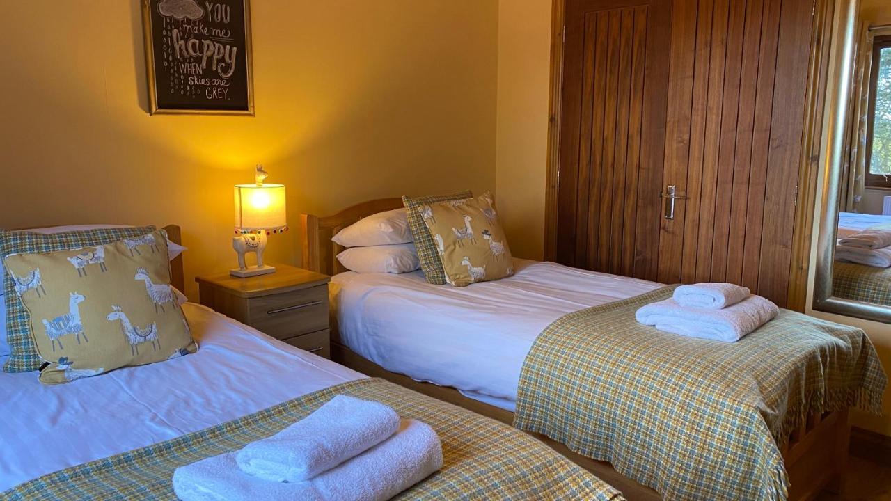 Kingfisher Lodge With Hot Tub Cupar Bagian luar foto